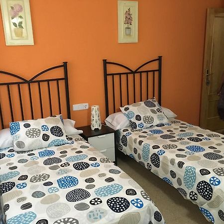 Hostal טרס קנטוס מראה חיצוני תמונה